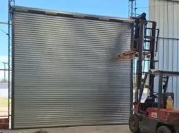 cortina metálica microperforada